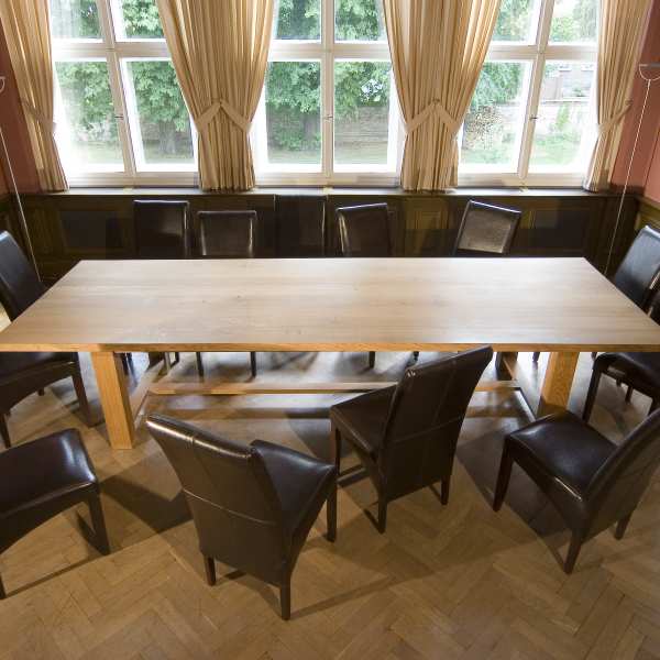 .radix | Slo1 | Stiftung Genshagen Konferenzraum und Konferenztisch für Staatsbesuche in Eiche massiv .radix | Slo1 | Stiftung Genshagen Konferenzraum und Konferenztisch für Staatsbesuche in Eiche massiv 2