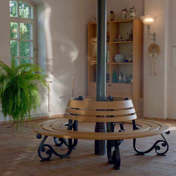 .radix | Ham | Sitzbank, formverleimter Ahorn massiv, klassische Gestelle aus Gusseisen .radix | Ham | Sitzbank, formverleimter Ahorn massiv, klassische Gestelle aus Gusseisen 1