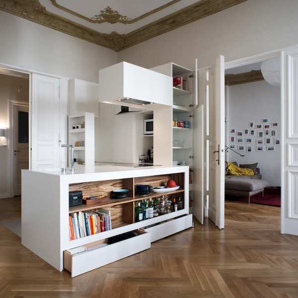 .radix | Fried | Architektenküche in MDF (lackiert) und Corian .radix | Fried | Architektenküche in MDF (lackiert) und Corian 1